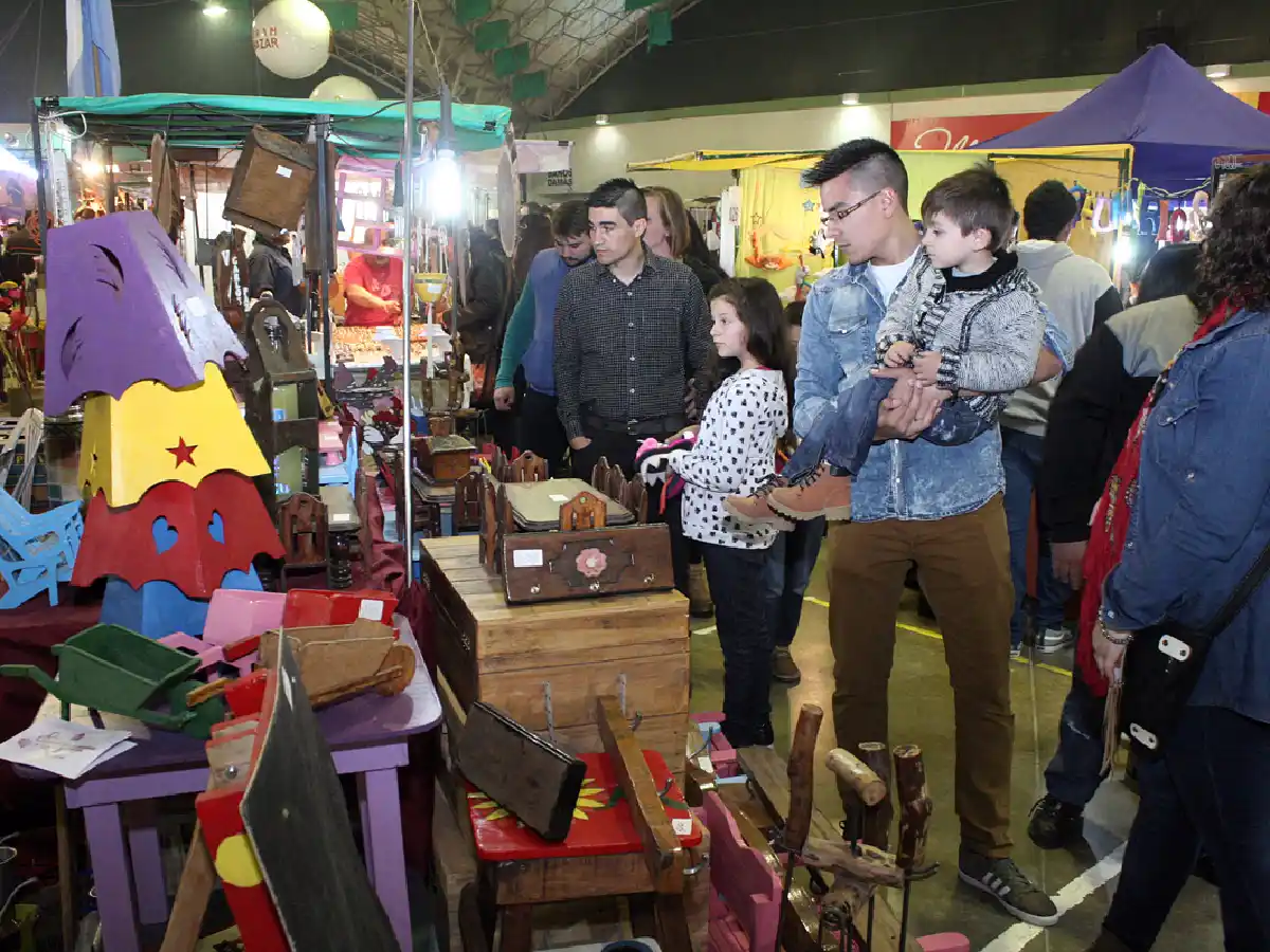 Arroyito: pasó la feria  del libro y ahora preparan la nacional de artesanías     