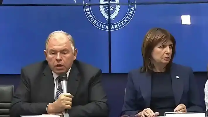 El Gobierno respondió a las acusaciones de Nicolás Maduro por el gendarme detenido