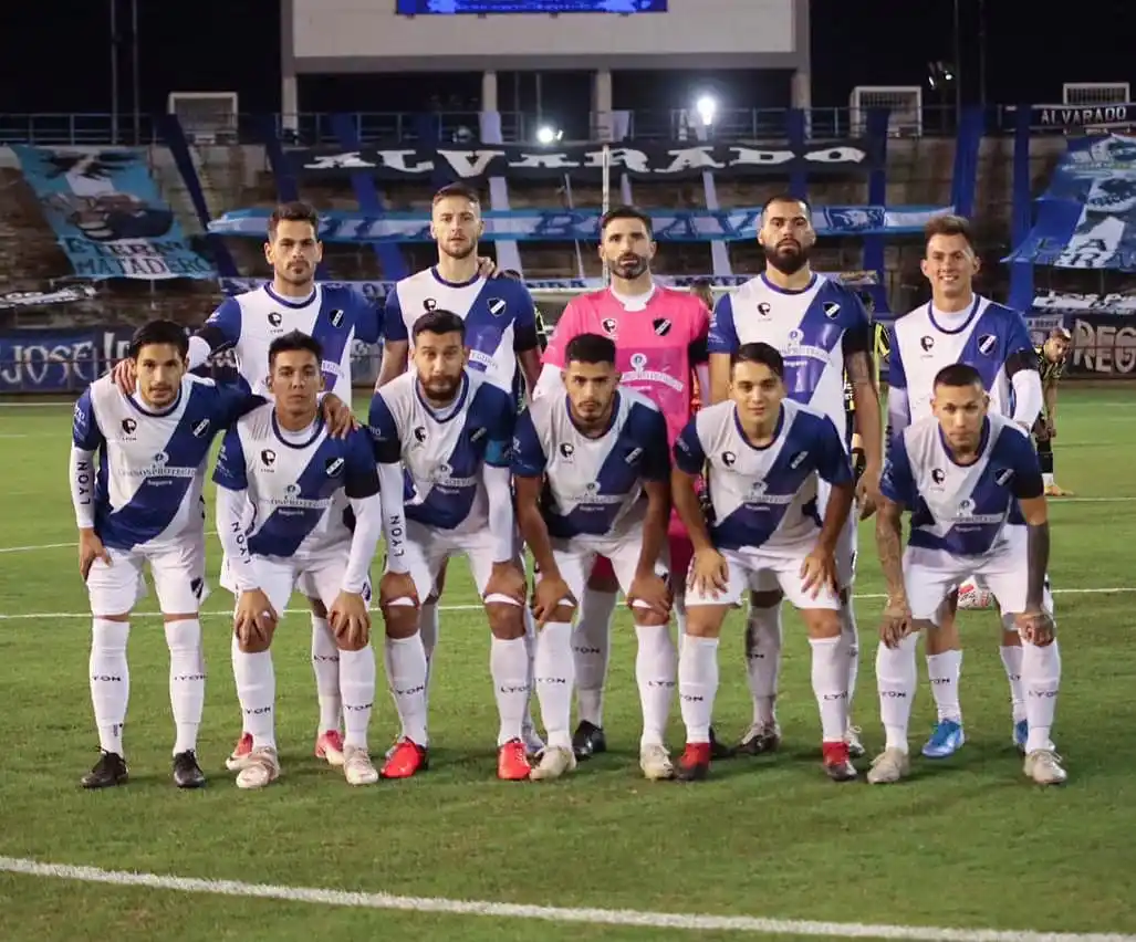 Con un golazo, Almirante Brown se llevó la victoria ante Alvarado