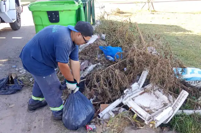 Saneamiento urbano: continúan los operativos en distintos barrios de la ciudad