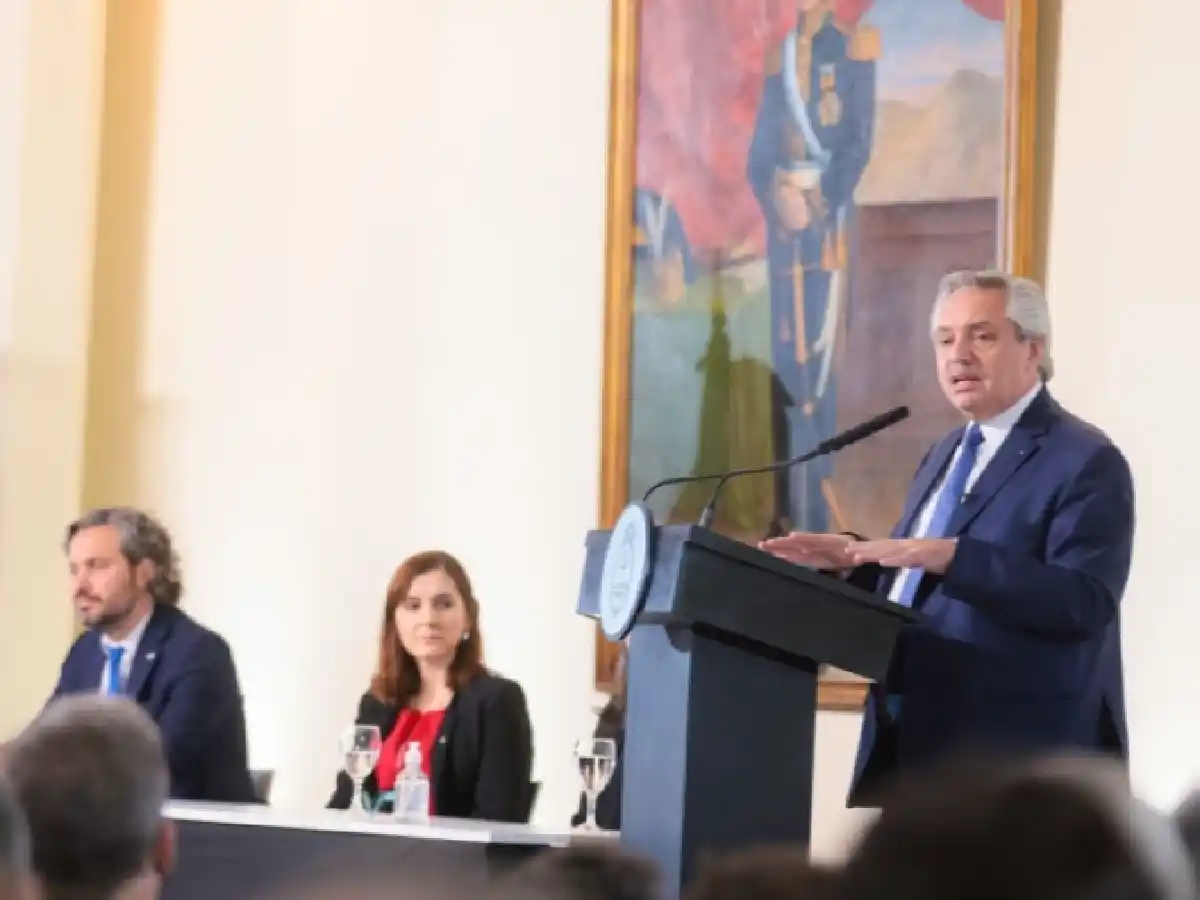 "A las Malvinas no las vamos a cambiar por vacunas ni por deuda"