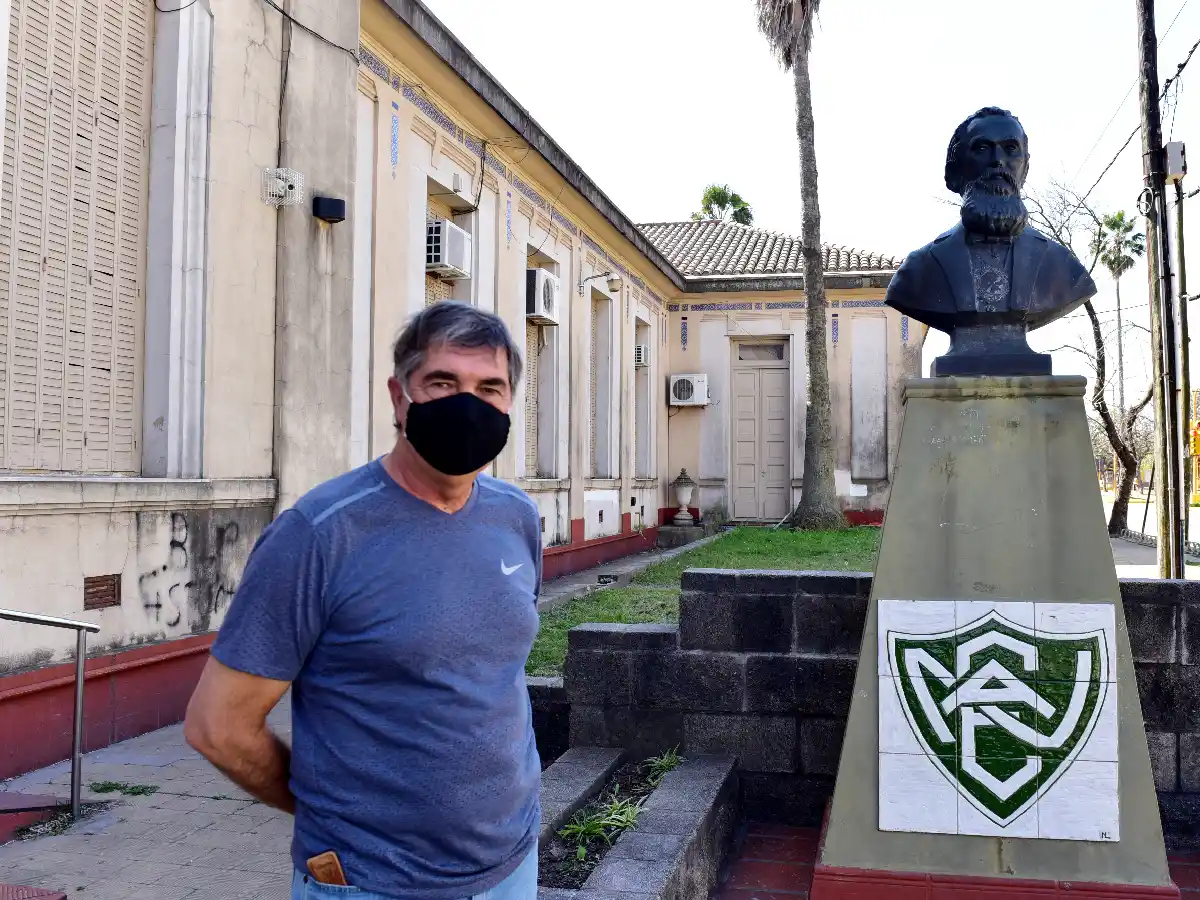 El profe que se fue sin despedirse de los chicos