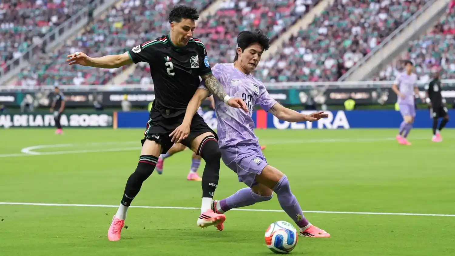 Sánchez ajusta la marca sobre Young-Woo Seol.