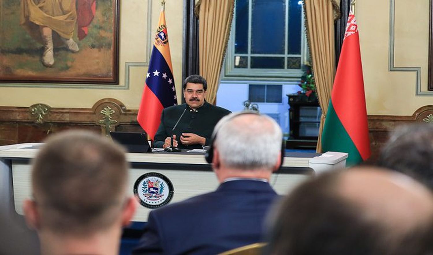¿CON QUÉ REALES? Nicolás Maduro firma convenio aéreo para viajar a Bielorrusia