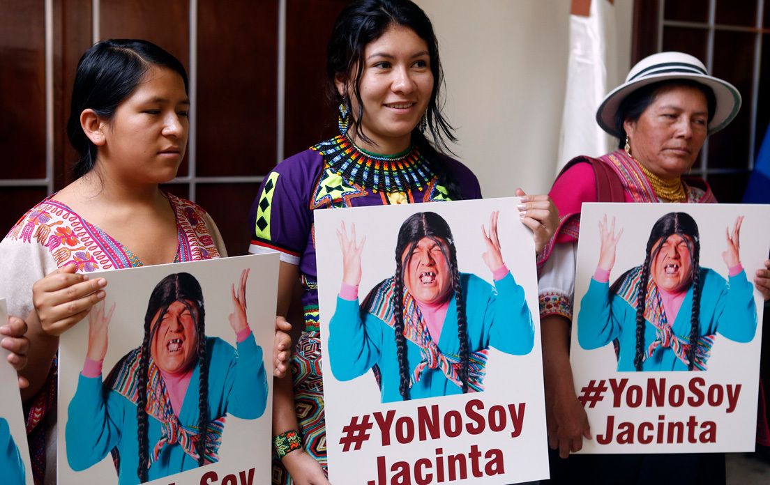 Perú: mujeres indígenas luchan para erradicar personajes racistas