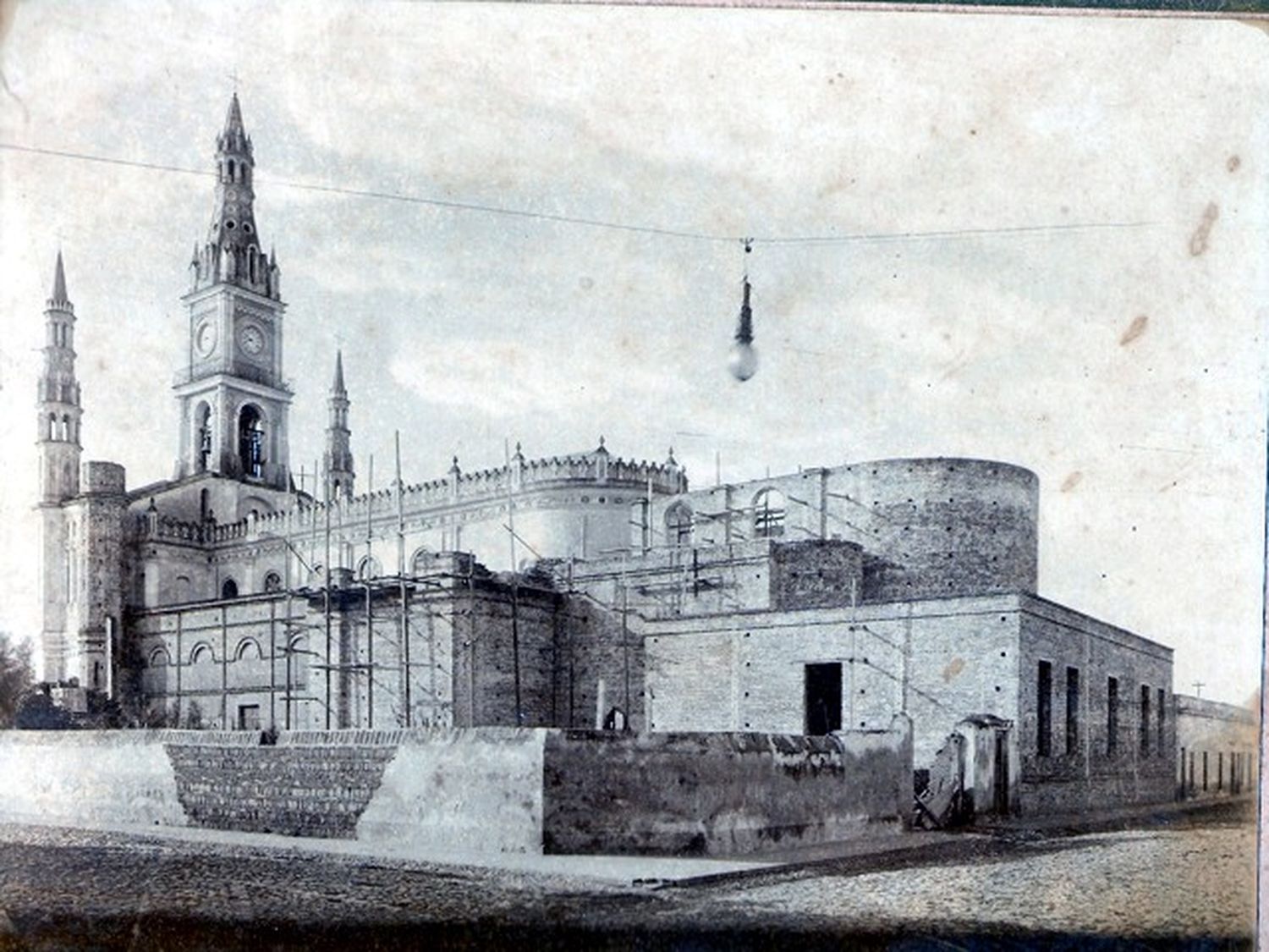 La parroquia San Antonio en construcción