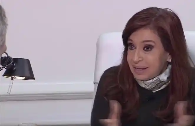 Cristina junto a Agustín Rossi charlaron sobre las elecciones 