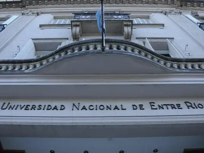 El rector de la UNER sobre el acuerdo salarial con el Gobierno: "Es un paliativo, no cubre ni conforma"