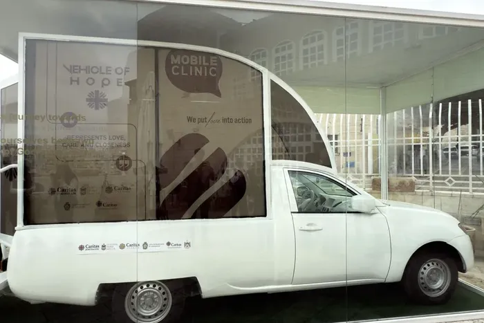 Papamóvil en Israel