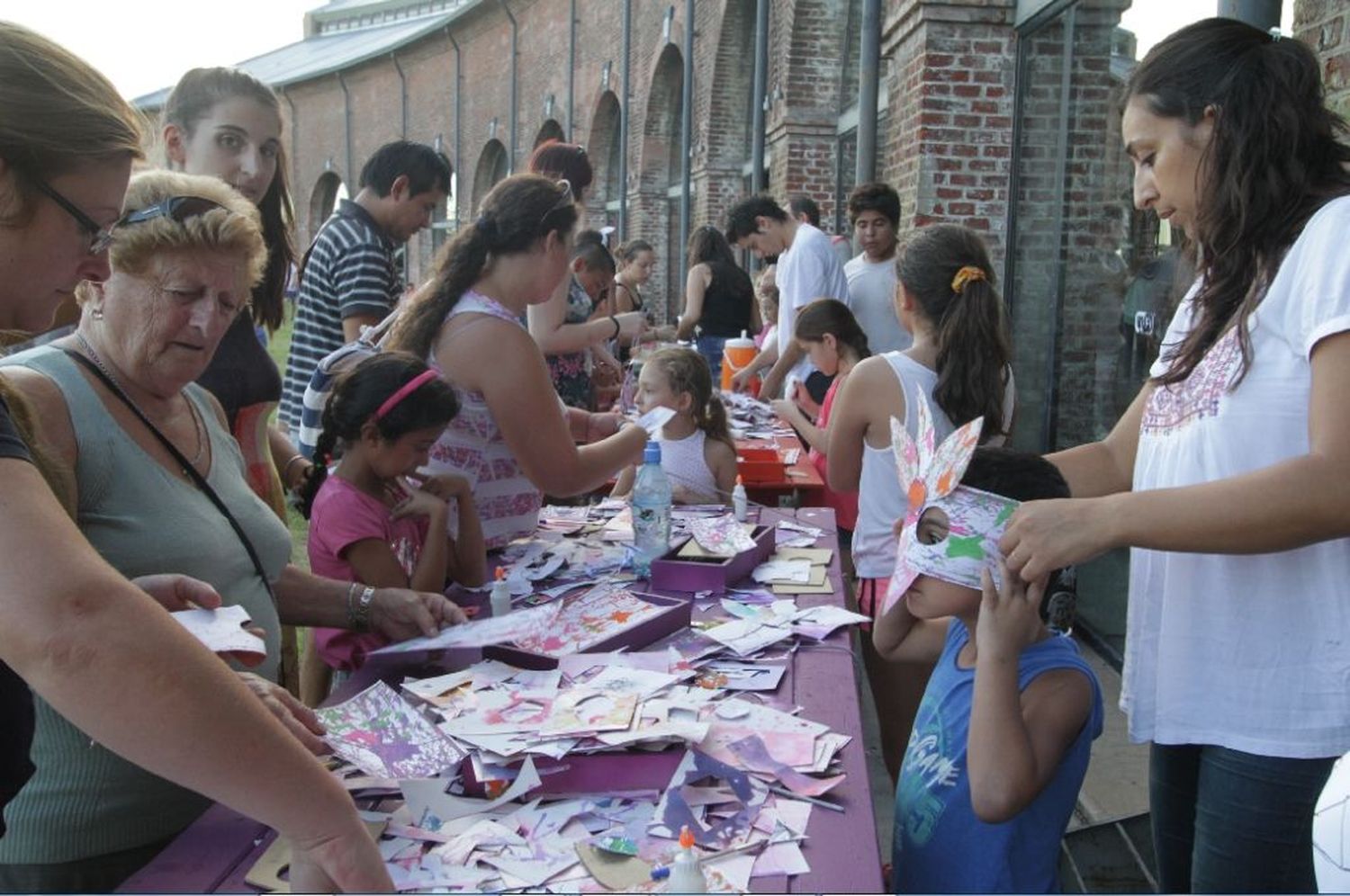 No cobran, ni saben si continúan los trabajadores de espacios culturales