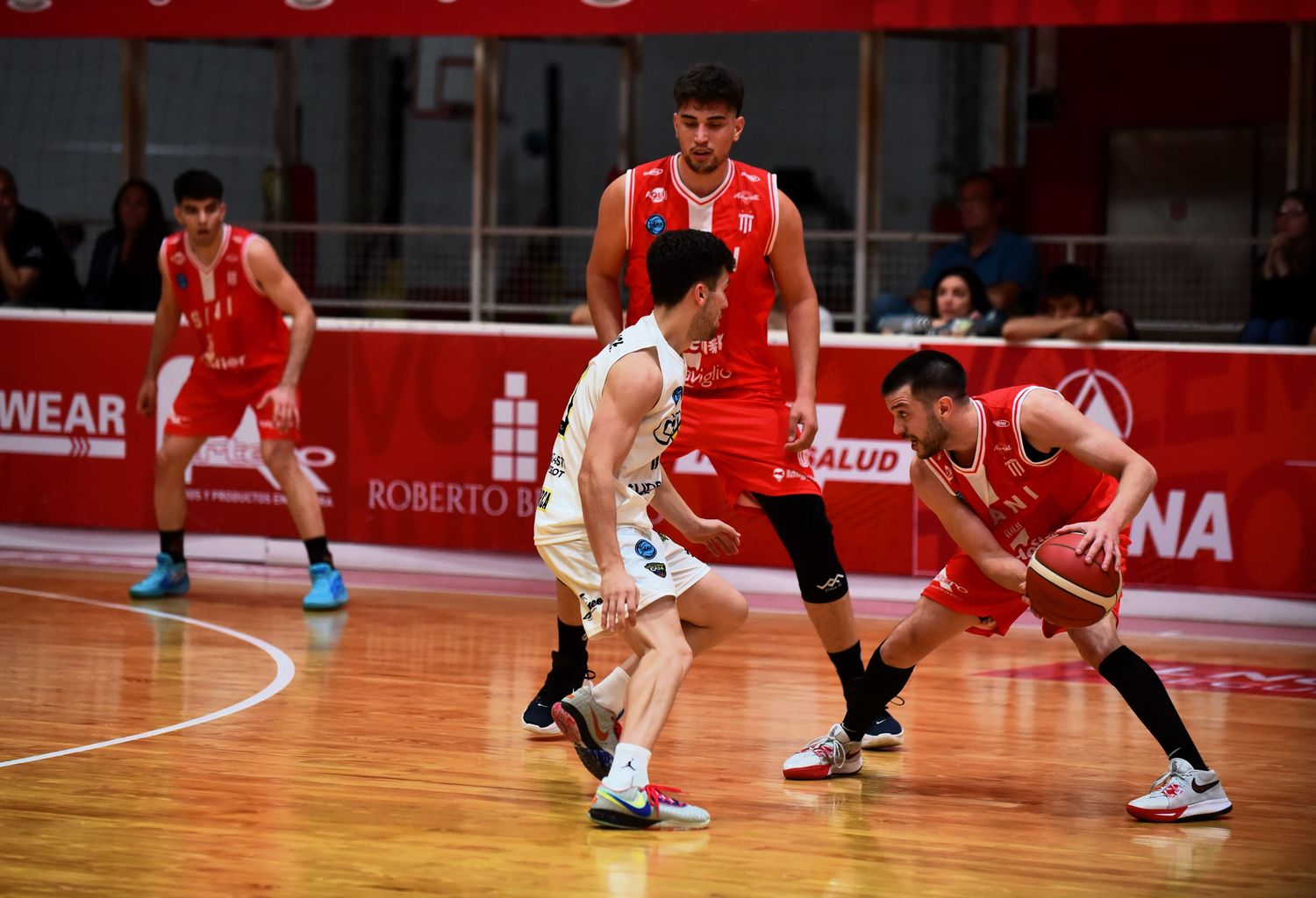 Los "Halcones Rojos" volaron en el "Nido".