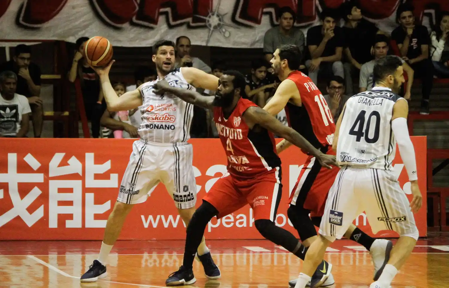 Peñarol tuvo “La Gloria” en sus manos