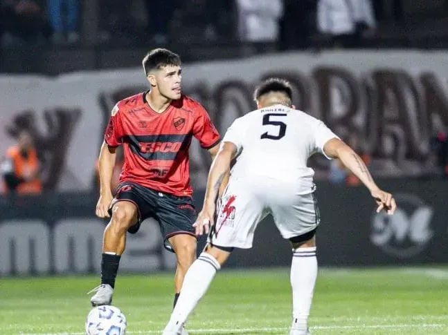 A las 18:30 ,Platense-Deportivo Riestra cierran la fecha del Clausra 2025.Foto:Club Platense