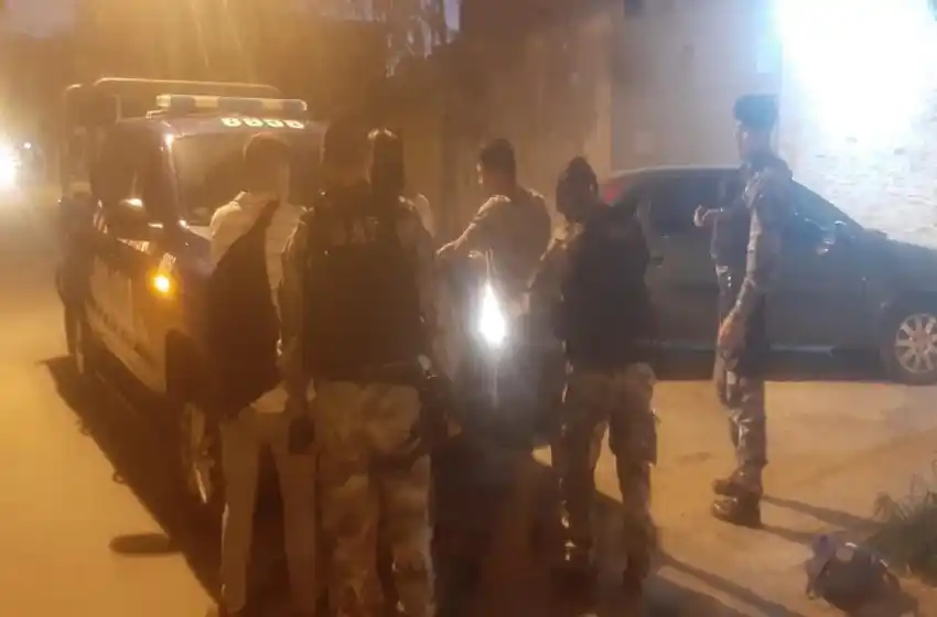 Fuerte operativo policial en barrios «calientes» de Rosario terminó con tres detenidos