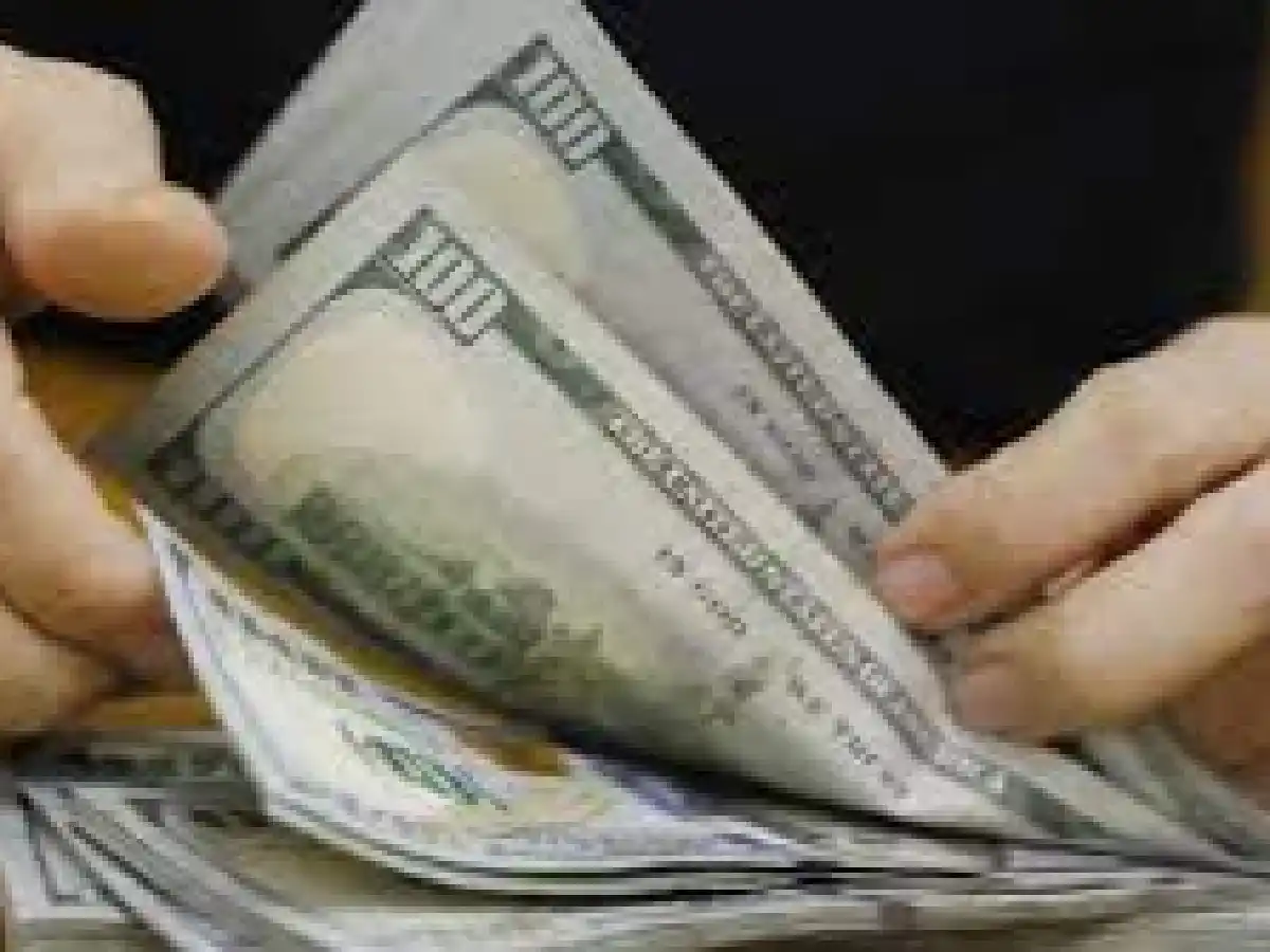 El dólar blue trepa $9 y las cotizaciones financieras se mantienen cerca de los $300