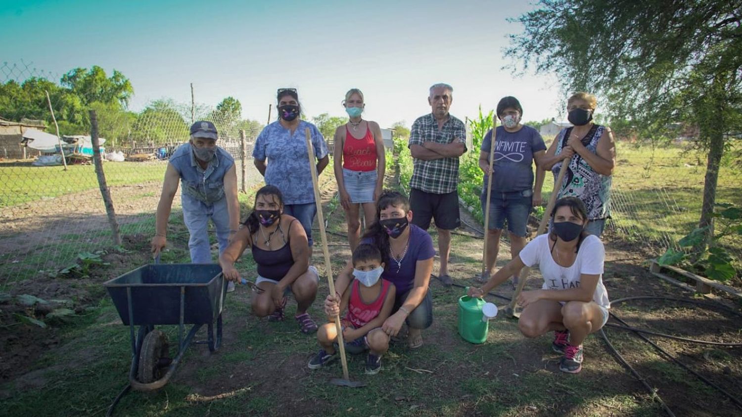 pemstrongLas familias del asentamiento sur encontraron en la huerta una herramienta para sus economías familiares /strong/em/p