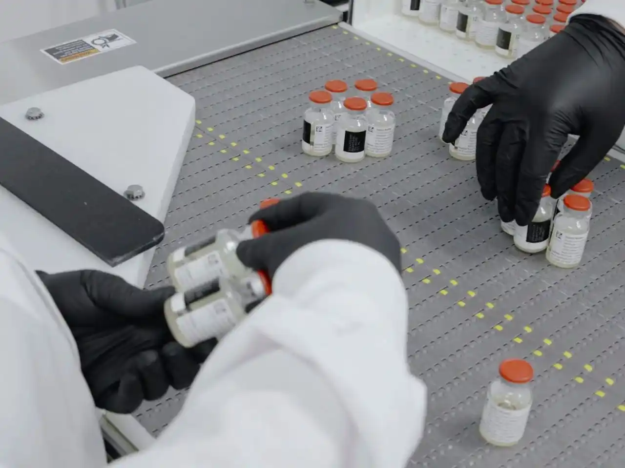 Tratamiento anticovid Regeneron reduce 81% infección sintomática