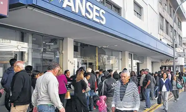 Defensoría pide informes por quita de pensiones nacionales a santafesinos
