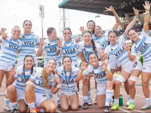 Las Yaguaretés recibieron su primer Oro de su historia en el Circuito Mundial y este fin de semana juegan en Montevideo. Foto: UAR