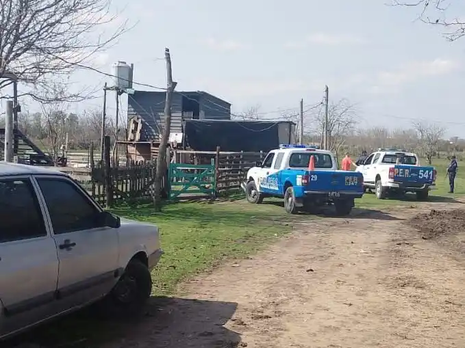 Realizaron un allanamiento en una vivienda del Camino de la Costa por una causa de robo