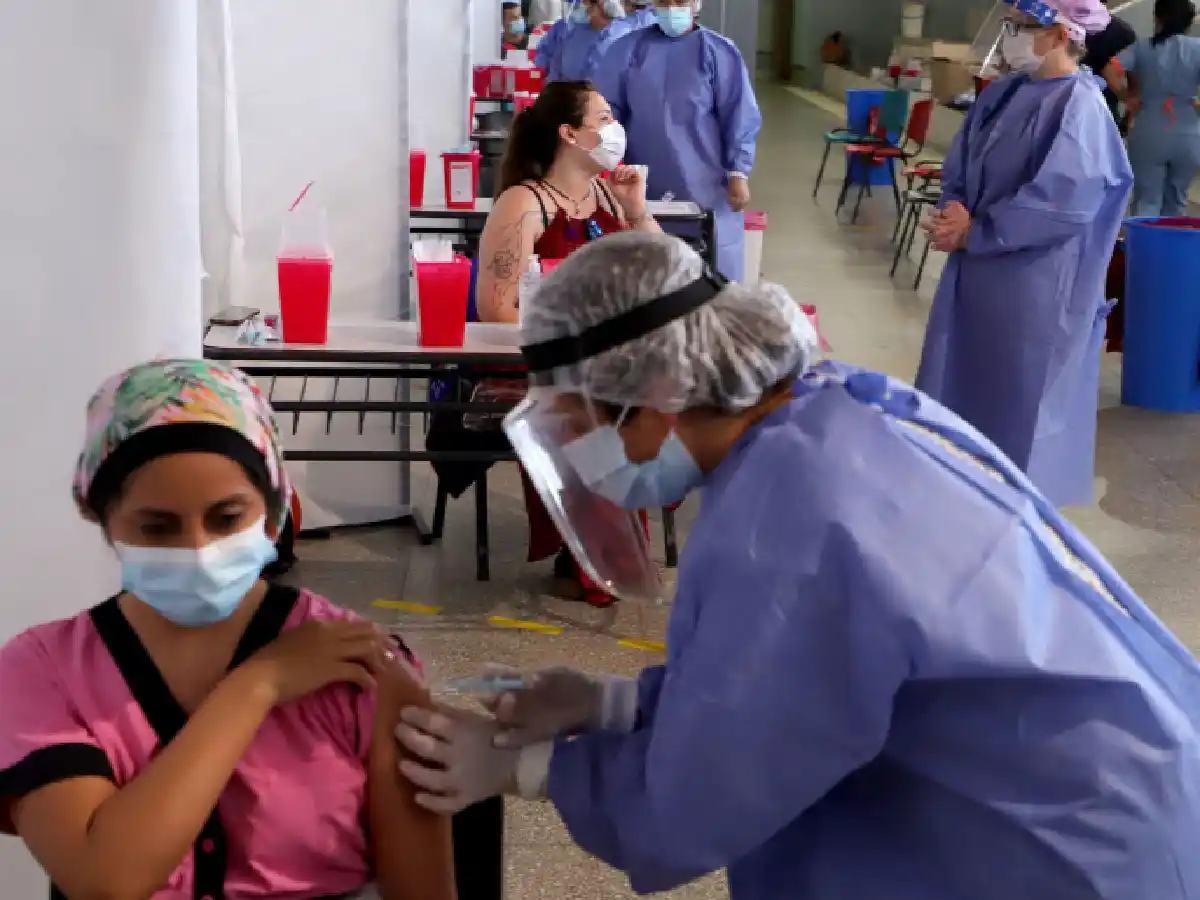 Otras 155 personas murieron y 8.328 fueron diagnosticadas con coronavirus en el país
