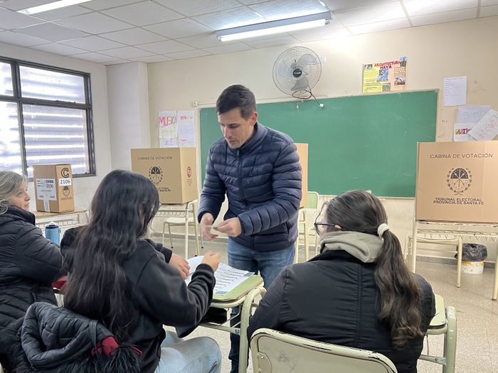 Votó el intendente de Rafaela, Leonardo Viotti | Crédito: RADIO RAFAELA - 3