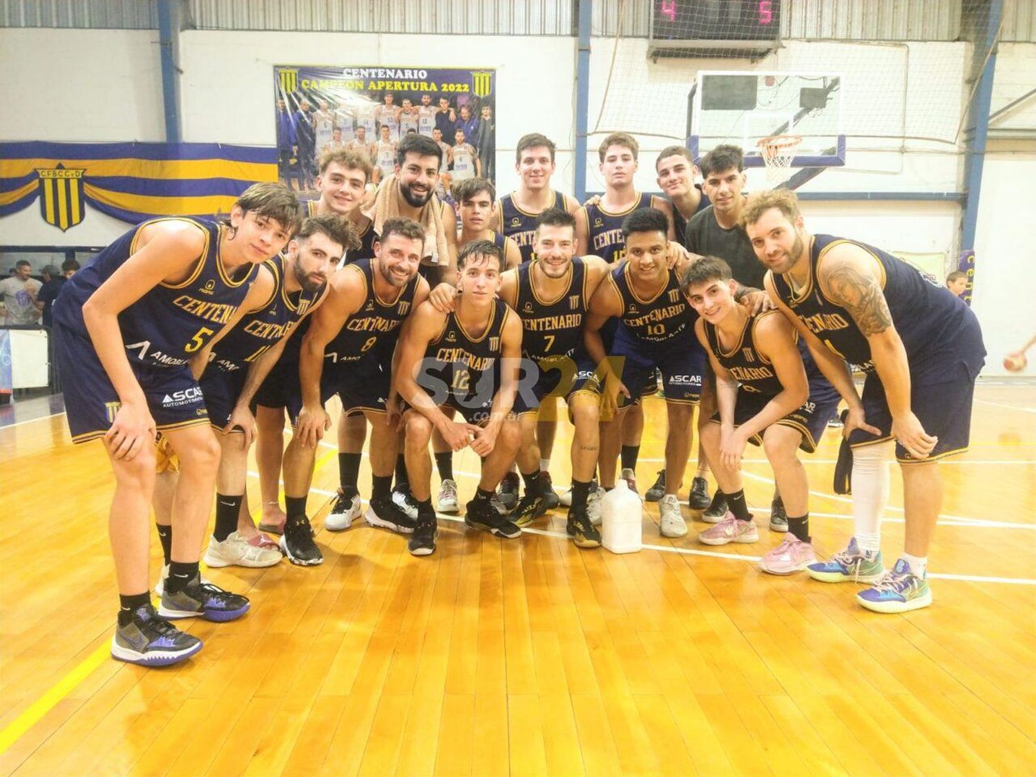 El bicampeón arrancó el torneo con una contundente victoria en casa