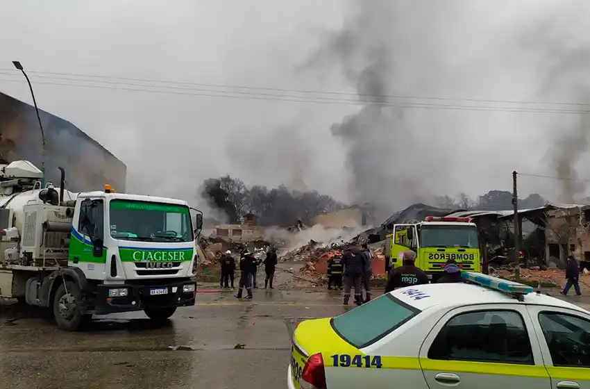 Incendio en Juan B. Justo: “Los bomberos van a permanecer 48 ó 72 horas en el lugar”