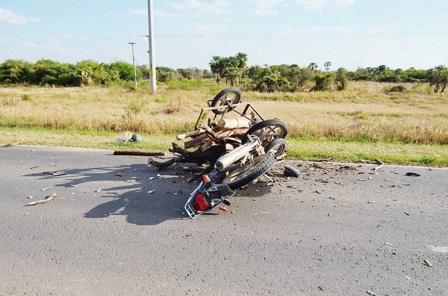 Un hombre de 41 años perdió la
vida en un choque entre dos motos