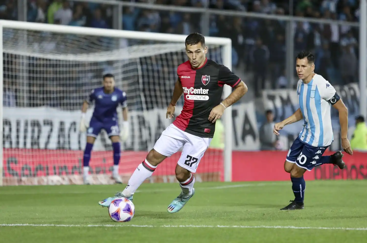 Pérez Tica maniobra ante la presencia de Rojas.