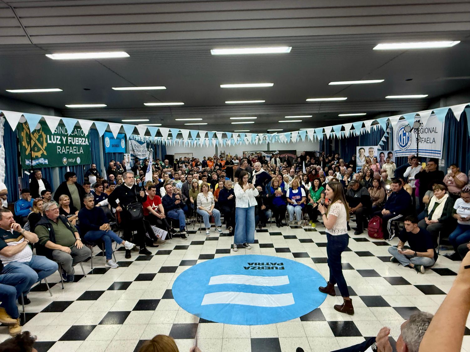Masiva participación en la Asamblea de Rafaela con la presencia de Caren Tepp y la lista de Fuerza Patria