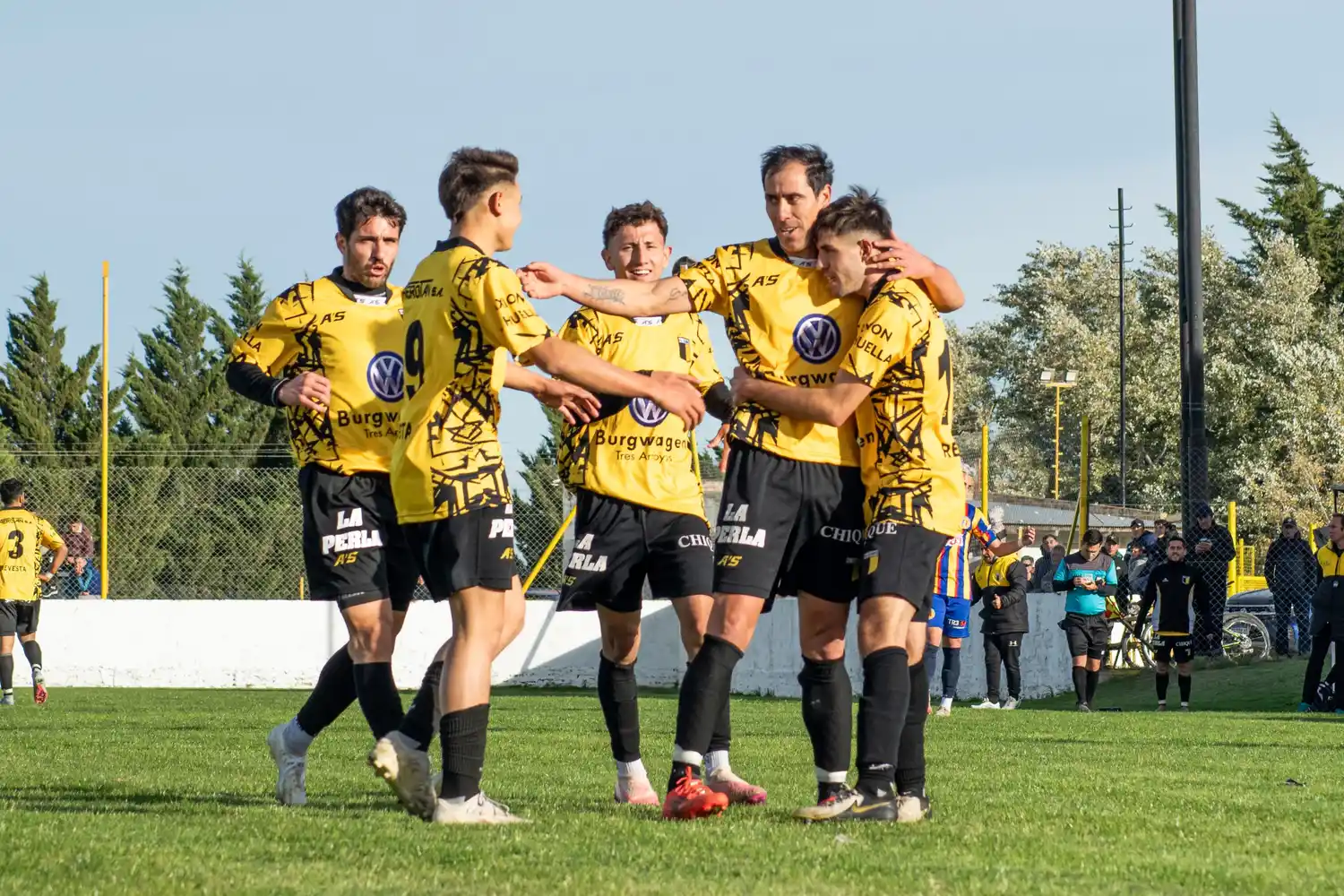 Olimpo fue superior a Colegiales