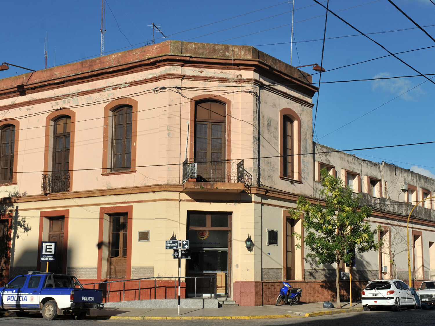 Imputan y trasladan a Bouwer al policía detenido tras confuso episodio con su pareja