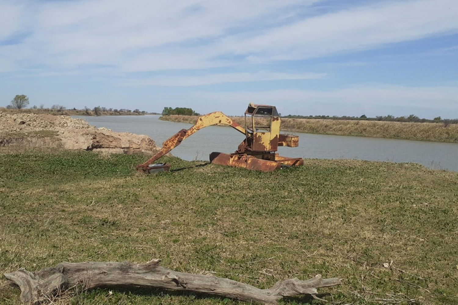 Se detectó maquinaria realizando actividades ilegales en islas del Delta