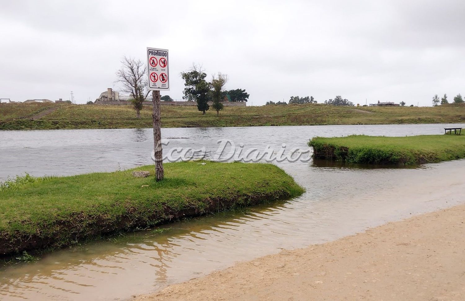 Mayor caudal. Se produjo en el río, con algunos desbordes