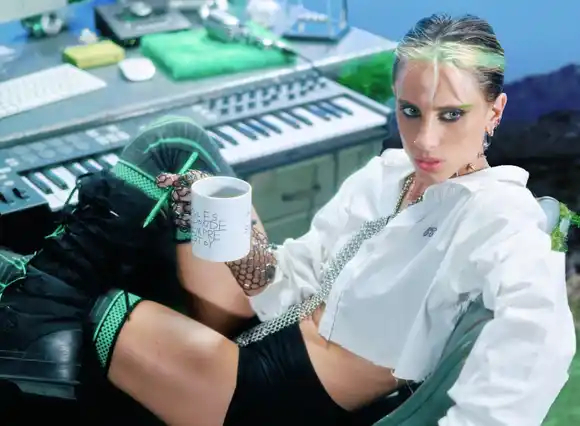 Clara Cava se presenta en Club TRI para recorrer toda su carrera