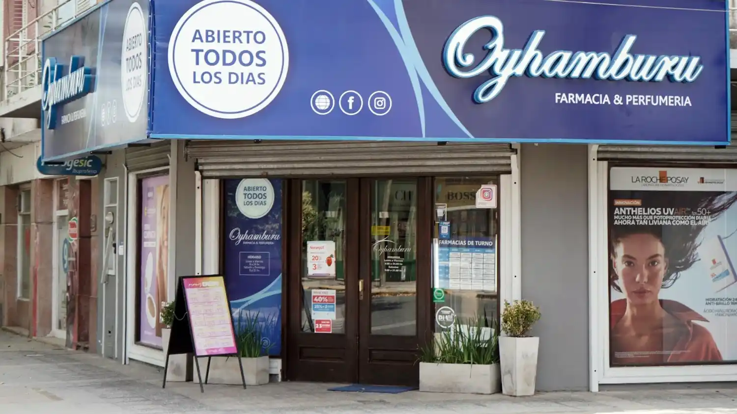 Farmacias Oyhamburu: Renovada imagen y ofertas todo enero para protegerse del sol