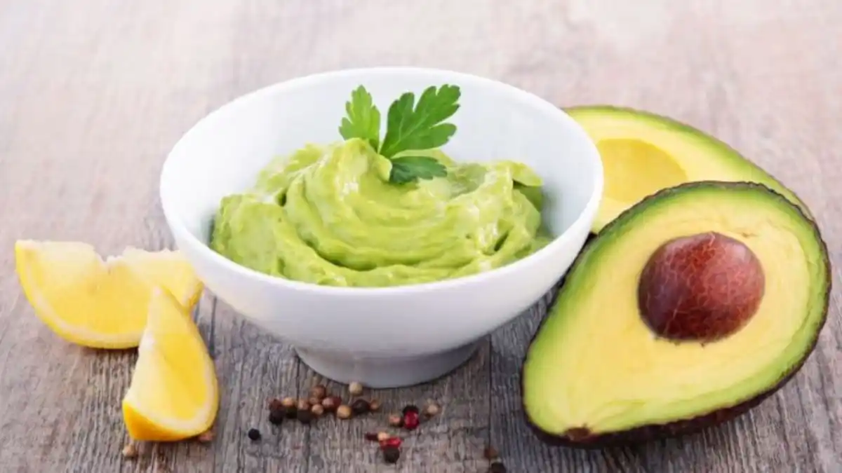 Mayonesa de aguacate: deliciosa y rica en grasas buenas (Video)