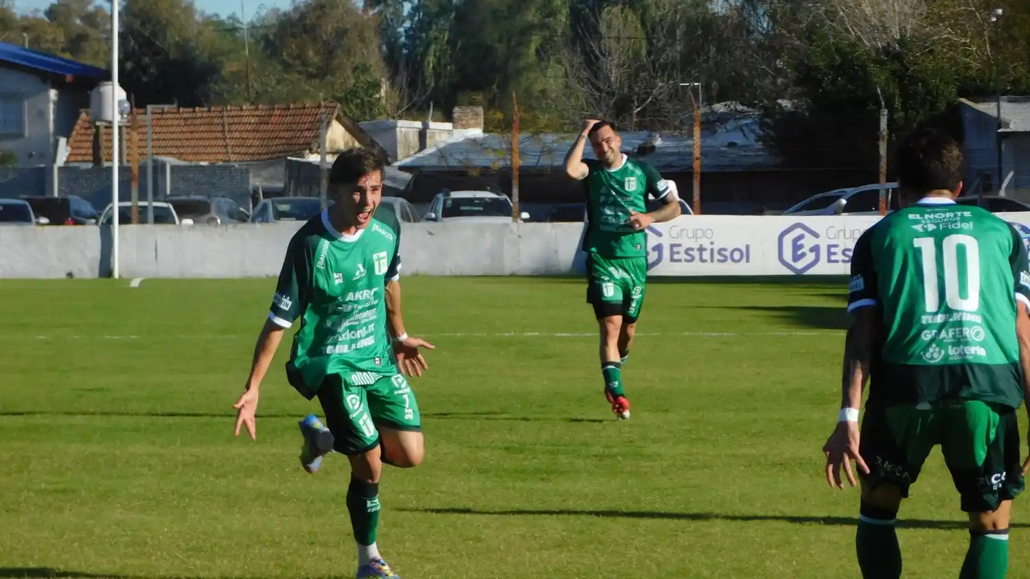 3 de 3 para el equipo de Álvarez