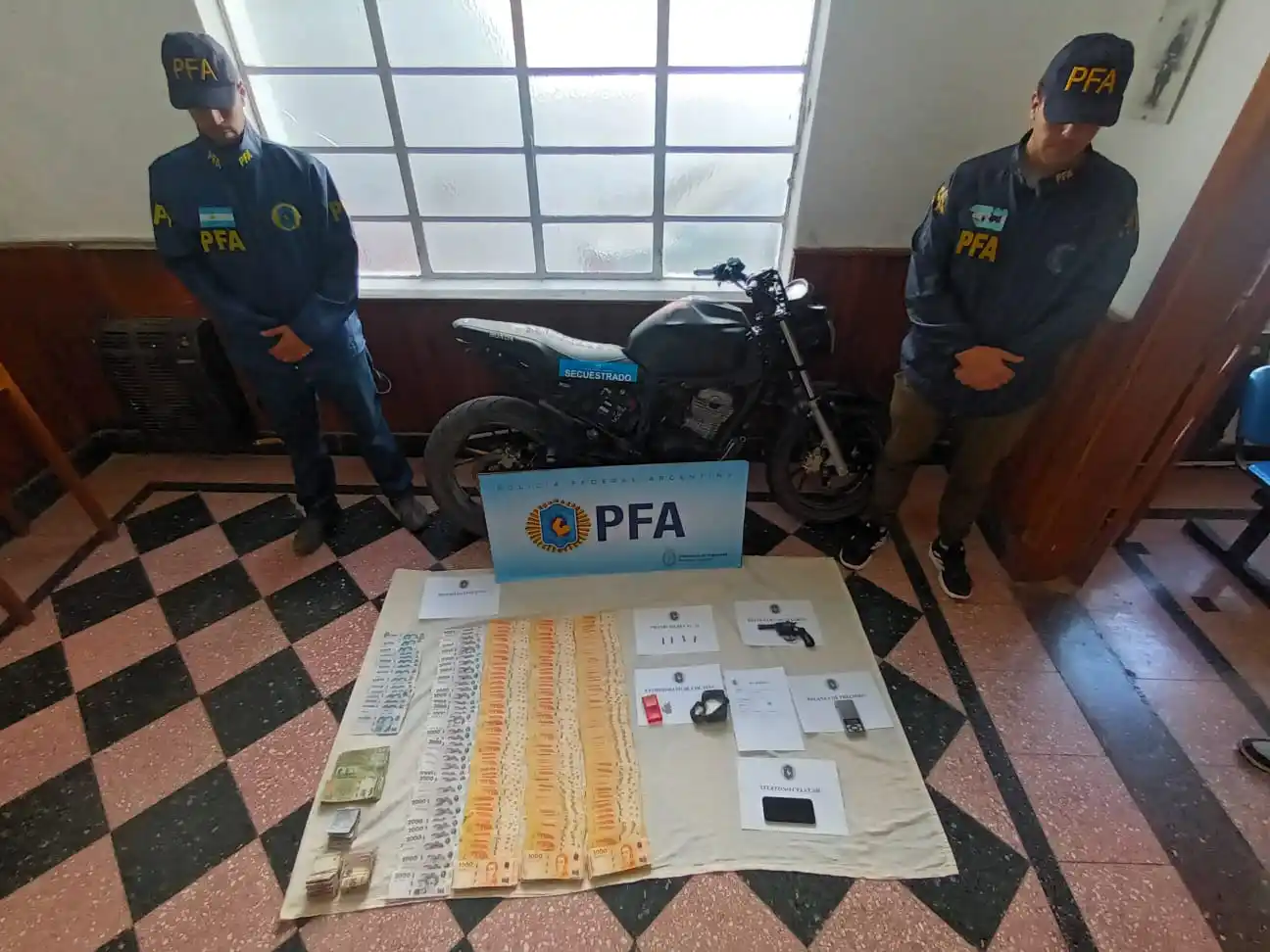 Detenido con tobillera en Marconi y Roca - 3