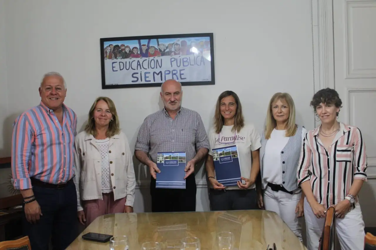 Unicen firmó un convenio para becas, inclusión social y deportiva con Reinventar Tandil