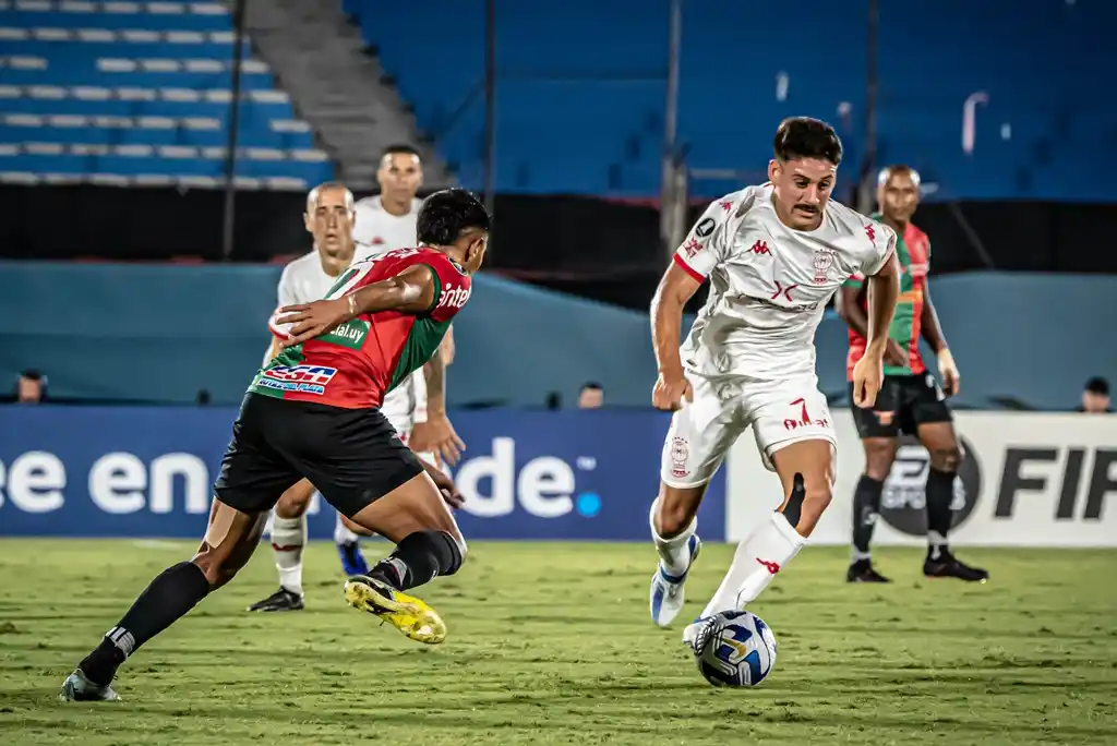 Un intento ofensivo de Cóccaro.