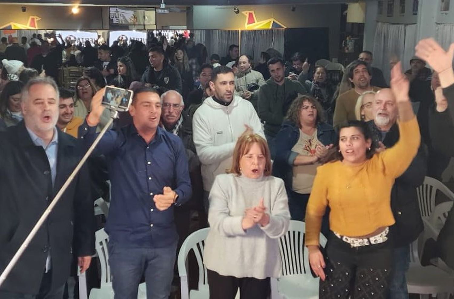 Álvaro Fanproyen presentó "Puerta de hierro siglo XXI" y pidió votar a Fabián Giovanniello