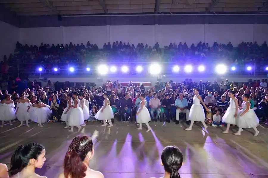 A todo ritmo cerró el festival por
el Día Internacional de la Danza