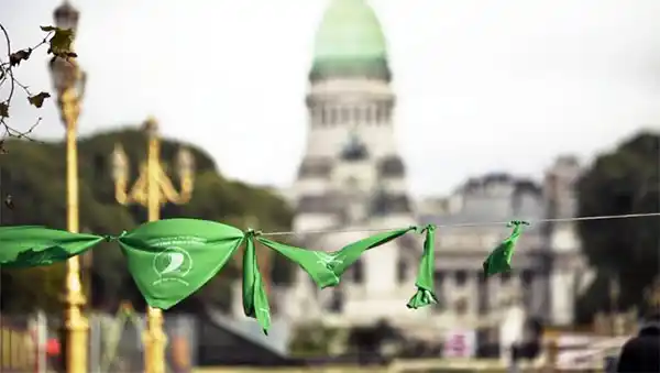 El Senado define si es ley o no el aborto legal, seguro y gratuito