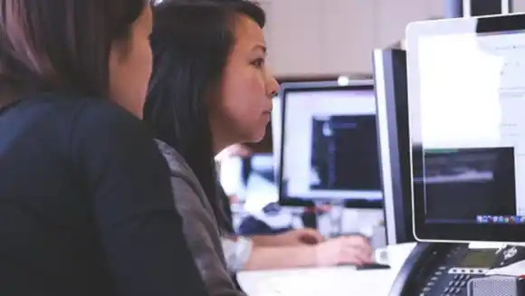 Estudio revela que 76% de los jóvenes venezolanos quiere seguir trabajando en el país