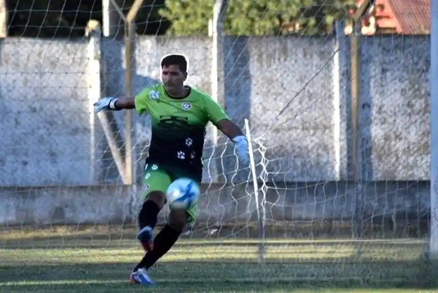 Gastón Sessa regresa al fútbol en Chascomús para jugar junto a su hijo Valentino