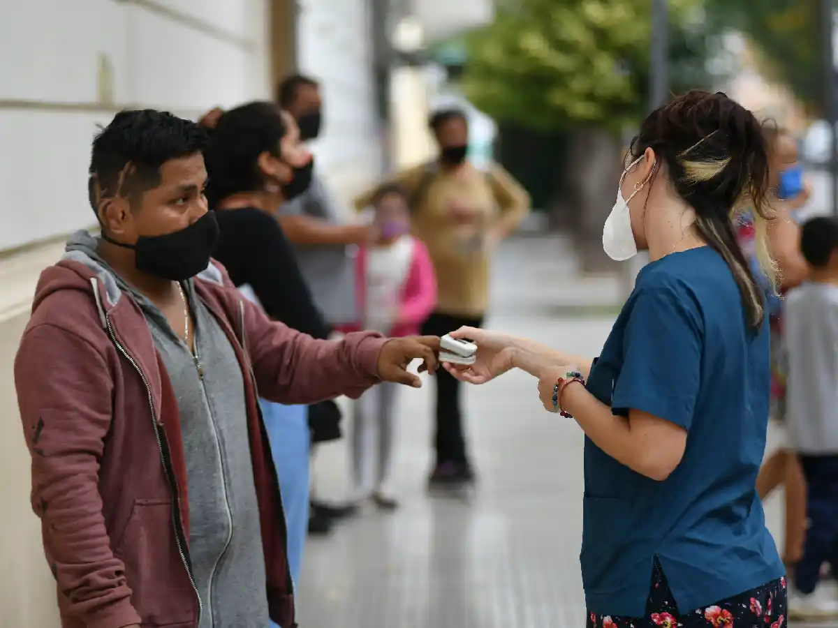 Reportaron 18.793 contagios y 443 muertes en las últimas 24 horas en todo el país