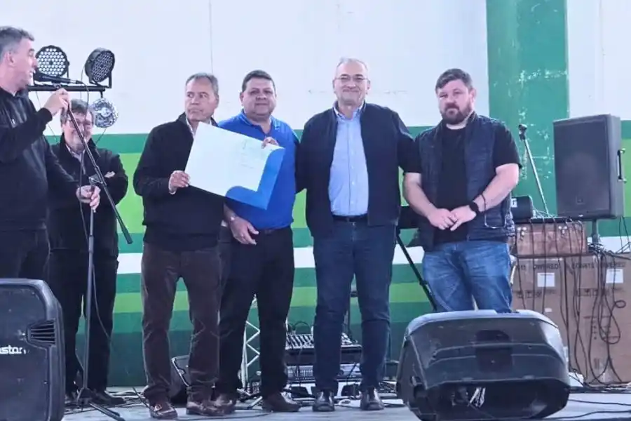 El senador Alcides Calvo acompañó el Primer Encuentro de la Familia