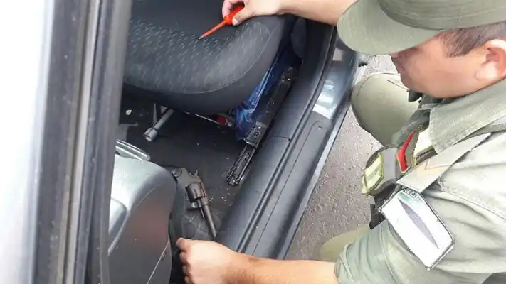 Secuestraron un arma, municiones y cocaína en la 14: Hay un detenido   